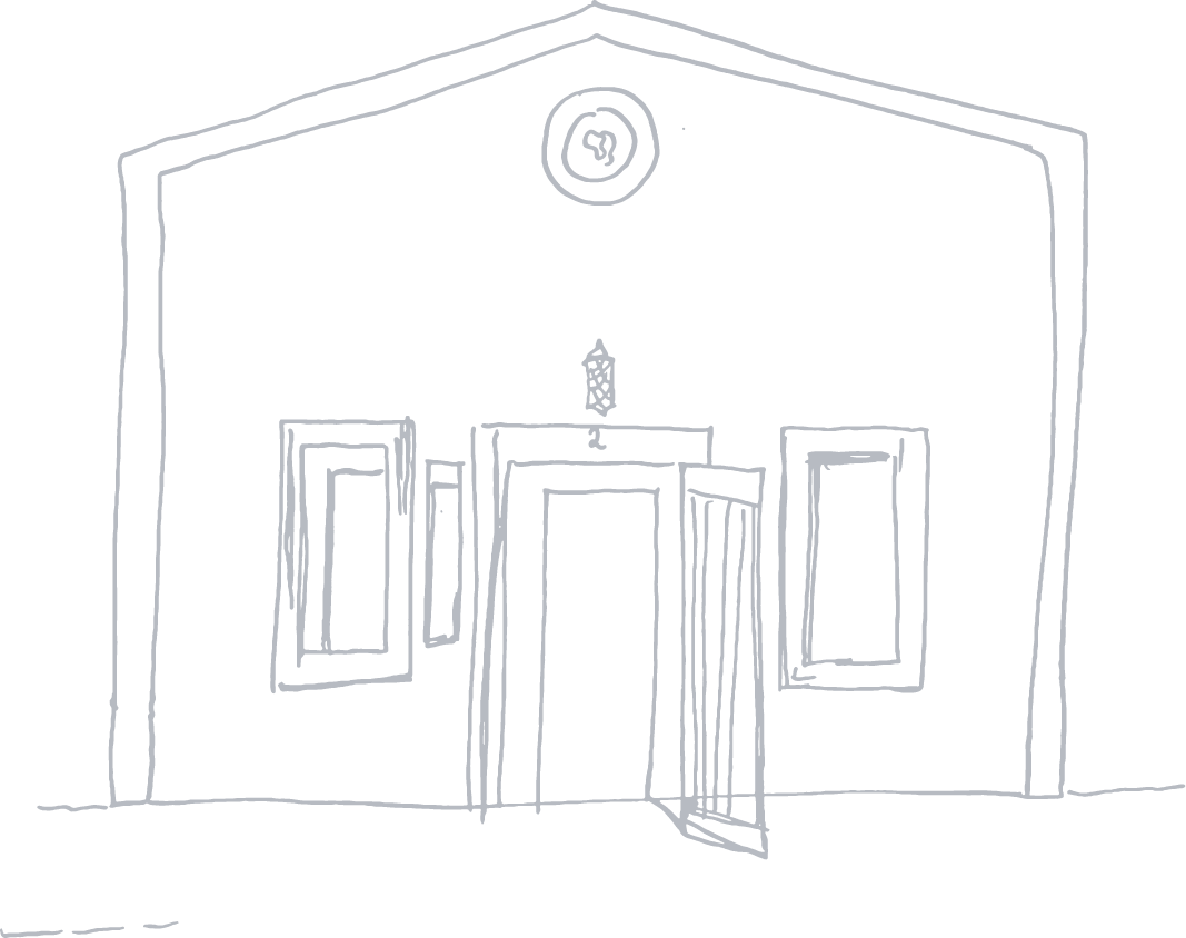 Handgezeichnete Skizze einer Gebäudefassade mit einer zentralen Tür, zwei Fenstern, einem runden Emblem und einer hängenden Laterne über dem Eingang